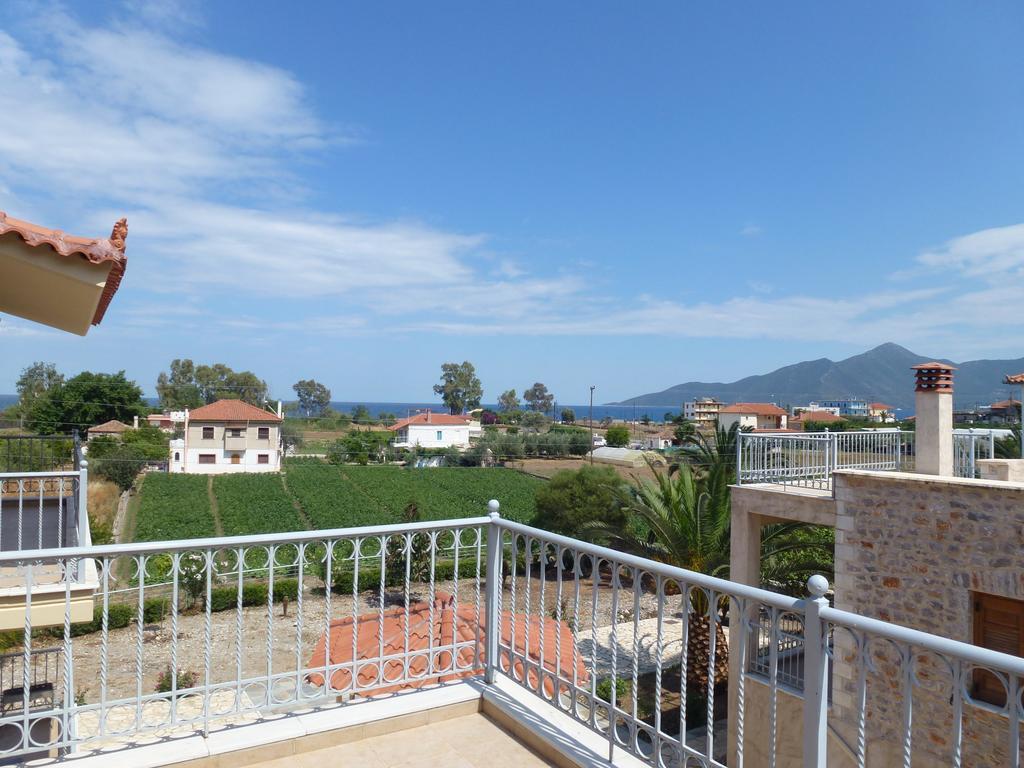 Karantonis House Apartment เลโอนีดีออน ภายนอก รูปภาพ